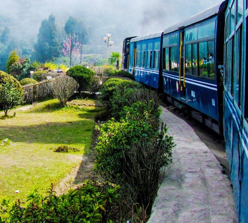 Gangtok, Pelling & Darjeeling Tour